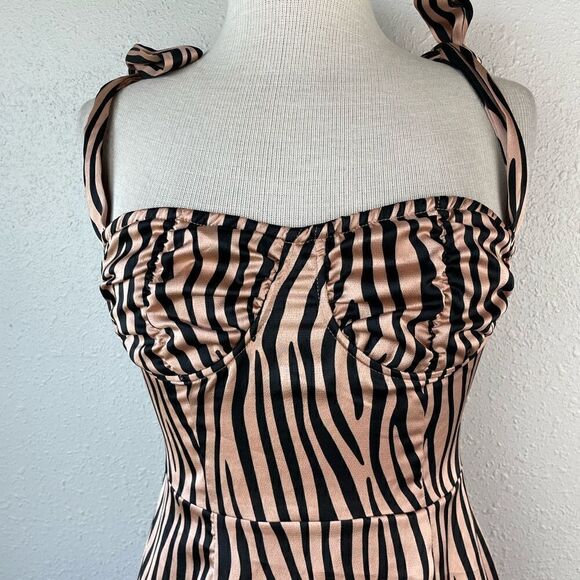 Lioness Midi Skirt Size S EUC - Picture 2 of 5